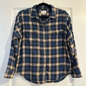 American Eagle Women’s Blue and Tan Flannel Size Small